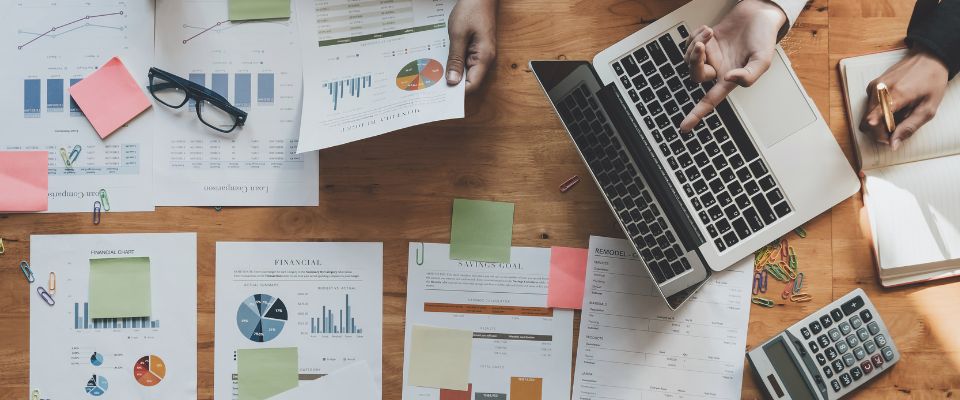 AxataPOS – Aplikasi Kasir yang cocok untuk UMKM di Indoensia
Baca Juga :
Pentingnya Laporan Keuangan Bagi Pemilik Usaha Mikro dan Menengah di Indonesia
Strategi Keuangan Terkini untuk Meningkatkan Kesehatan Finansial Bisnis Anda
Membangun SOP (Standard Operating Procedures) yang Efektif untuk Bisnis Anda
Manajemen Risiko Hutang Bisnis : Panduan untuk Membentengi Bisnis Anda